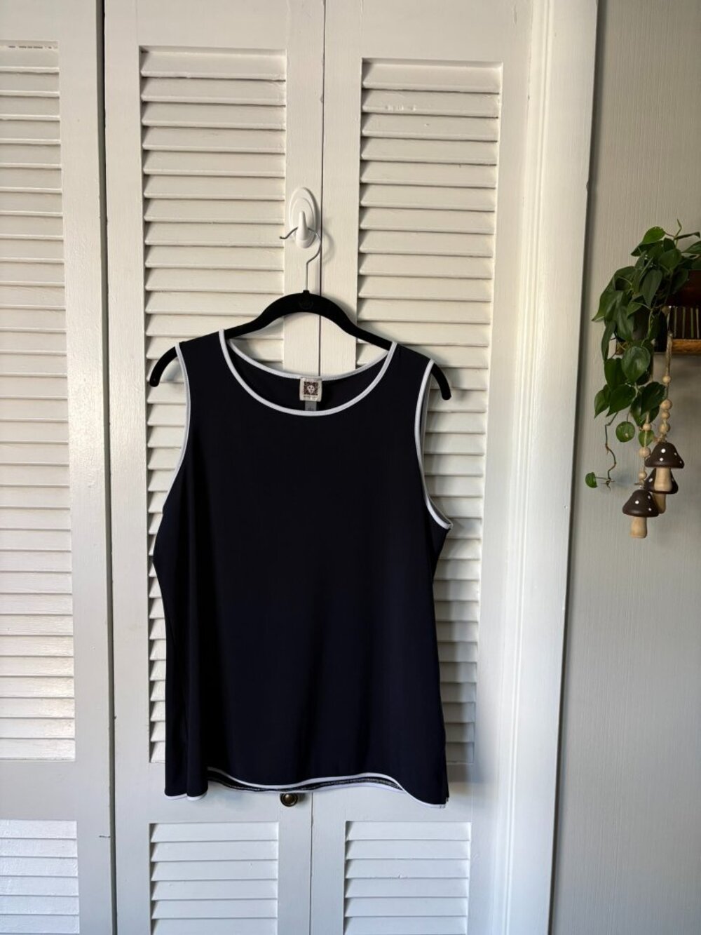 Anne Klein Tank Top / Size LG / Navy